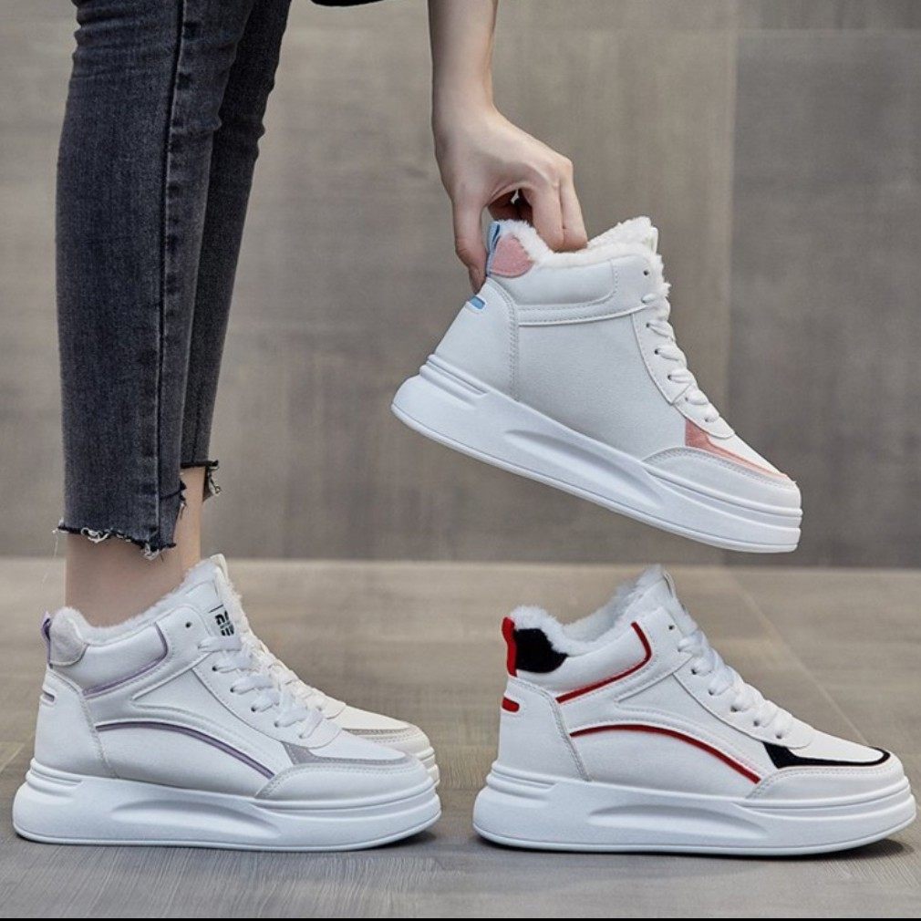 Different complementary corrections for left and right feet