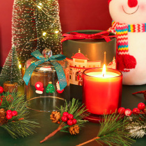 Christmas scented candles send girlfriends boys girlfriends Senior small crowdsourced practical Christmas Eve gift Christmas hug buckets