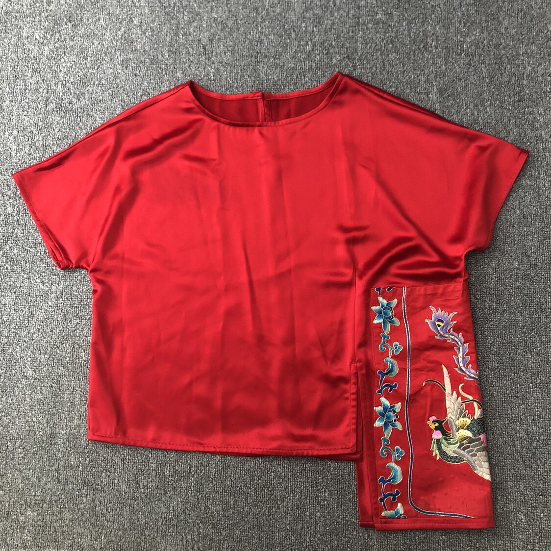 Cloud decoration totem 2021 original ethnic style women's hand embroidery old embroidery Phoenix asymmetrical casual T-shirt top