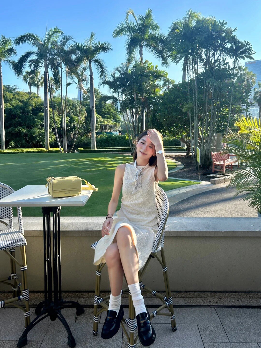 宋佳同款百丽海鸥乐福鞋2.0：厚底真皮的英伦飒爽美学