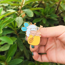 Zhang Yixing around the same little sheep cartoon metal badge brooch small pendant female star Moon bee custom female