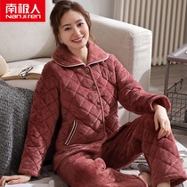 Pajamas womens winter three layers thickened velvet warm clip cotton-padded jacket middle-aged and elderly mothers coral velvet autumn and winter home wear