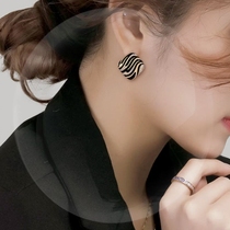 Ear nails advanced feeling light and luxurious wind BAO WELN fashion Temperament Earrings Female Personality Cool Boomers Design Earrings