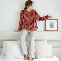 In accordance with the vine na cartoon round neck) maternity winter warm feeding thickened velvet cute pregnant women Autumn lunar November sub-service