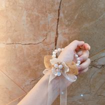 The beauty of the South Korean beauty Pearl Celebration Wedding bride bridesmaid sister group wrist flower