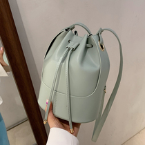 Advanced sense texture Pack Pack woman 2021 new wave fashion small crowdsourced design drawing rope Single shoulder small bag Inclined Satchel Bag