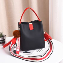 2020 small bag women bag 2021 New Tide network red wild one shoulder shoulder bag fashion broadband simple bucket bag