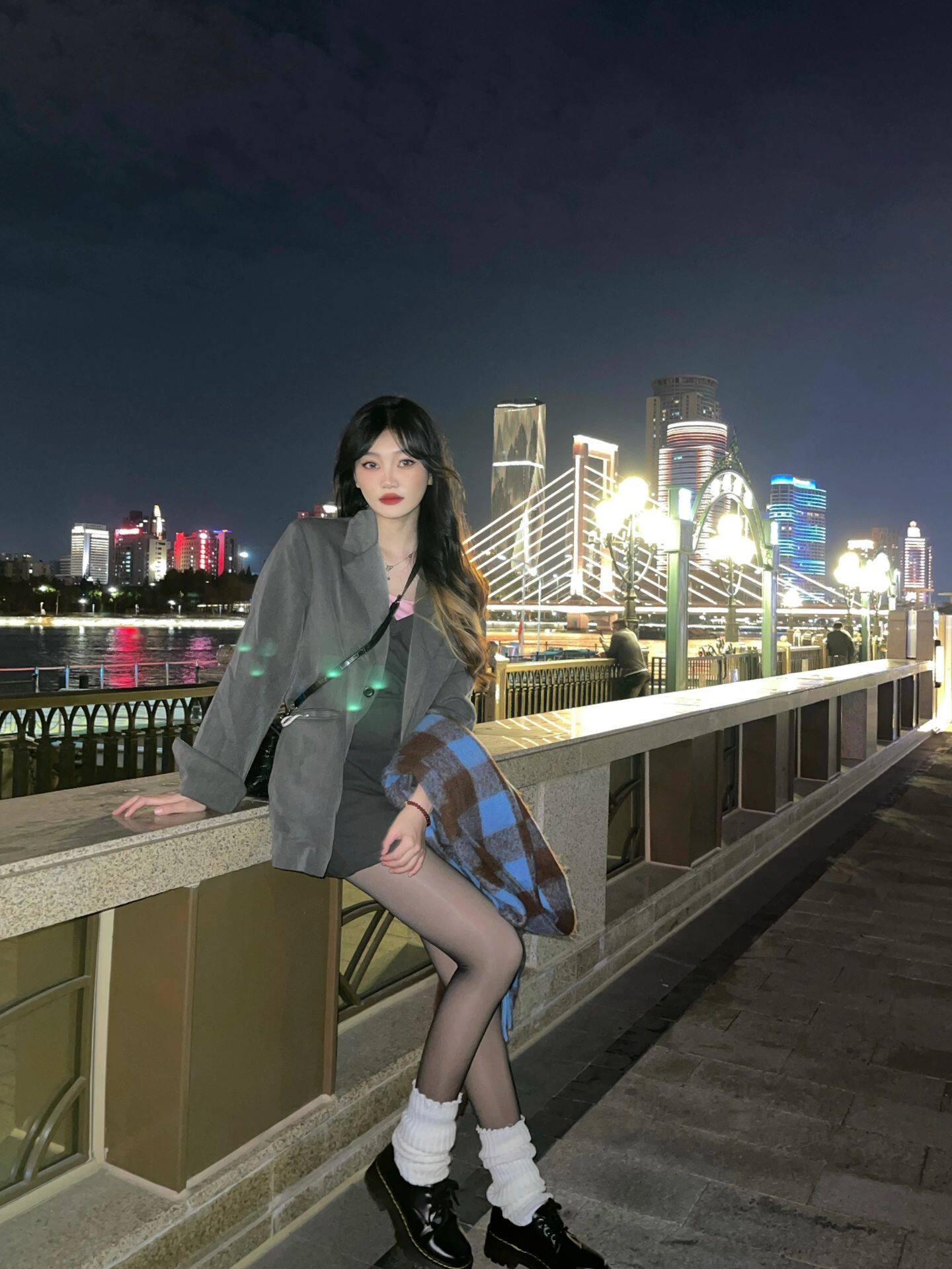 小野和子冬季黑丝光腿神器 加绒双层设计保暖不臃肿 替换装方便实用