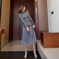 2021 new womens autumn dress temperament chic French niche high-end design sense waist knitted pleated dress