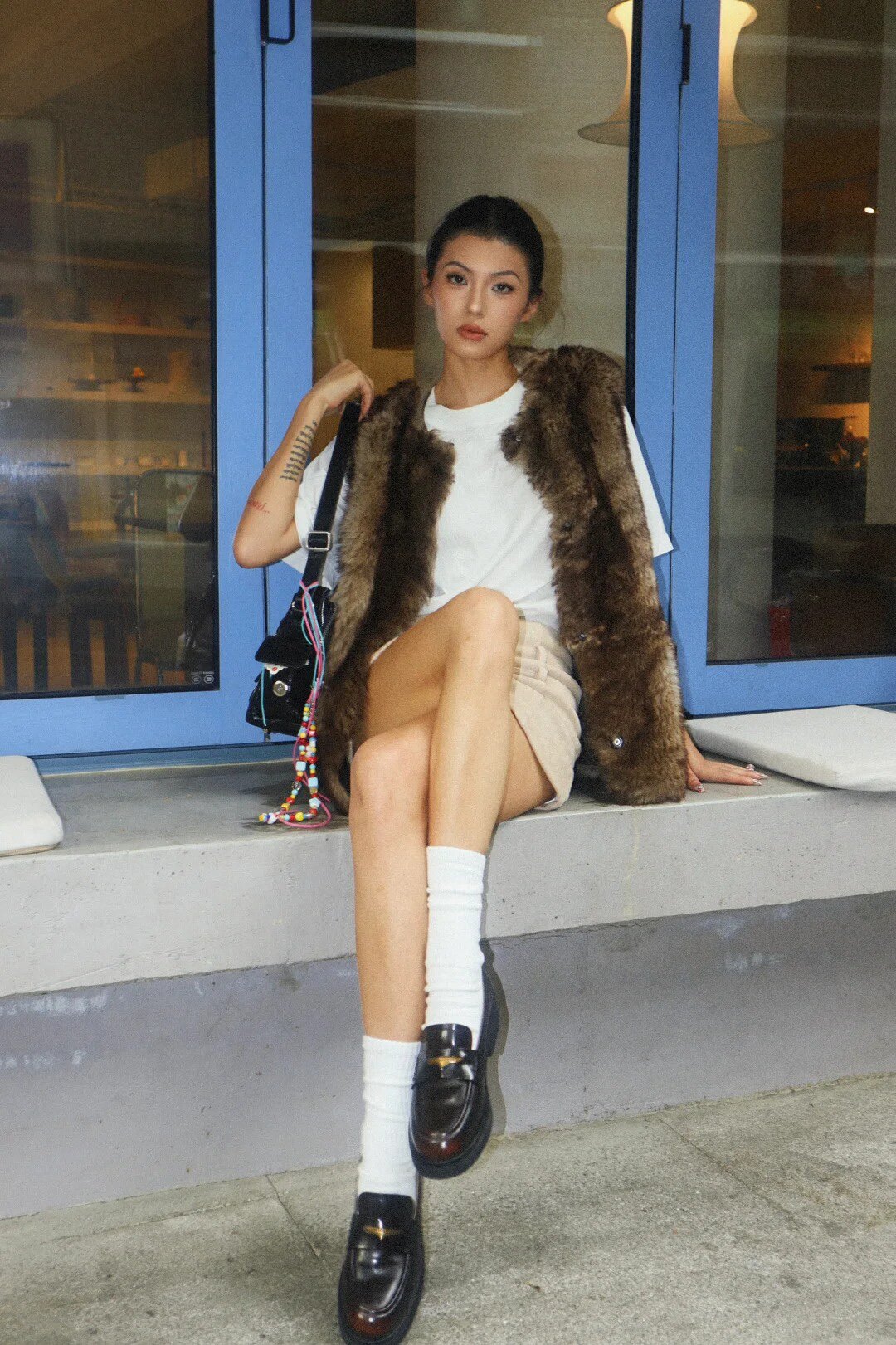 宋佳同款百丽海鸥乐福鞋2.0：厚底真皮的英伦飒爽美学