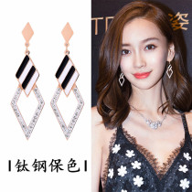 Japanese and Korean temperament rose gold titanium steel geometric diamond earrings female Joker hipster face thin earrings ear jewelry