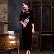 Special clearance Peony flower embroidery gold velvet cheongsam long middle-aged cheongsam dress Wedding mother Tang dress woman