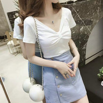 Short-sleeved T-shirt female ins Chao Ya Feng niche design sense sexy V-neck slim slim short folds on clothes