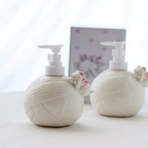 Soft cute ~ cute hipster three-dimensional relief wool texture Mary cat ceramic split hand sanitizer shower Dew bottle