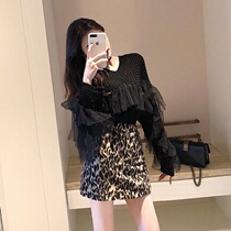 2021 autumn and winter New Hong Kong style chic hipster temperament fashion v neck lace sweater short knitted top women