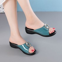 Korean version of the mother baby non-slip soft bottom slippers rhinestone wedge slippers 2021 new fashion trend wild