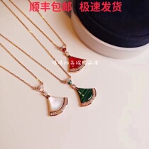 18K rose gold little fan necklace female Red chalcedony White Fritillaria skirt choker diamond fan pendant