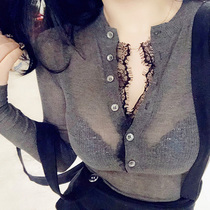 That day it was sent to Korea to sexy ~ super comfortable and deep V lace edge micro T-shirt AY361