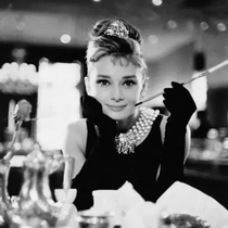 Cigarette rod Hepburn style pearl necklace long gloves female classic black performance tone dinner cheongsam dress accessories