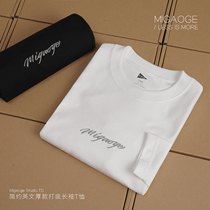 (Black and white) Megao grid pure letter simple casual loose base cotton thick and solid impervious long sleeve T-shirt