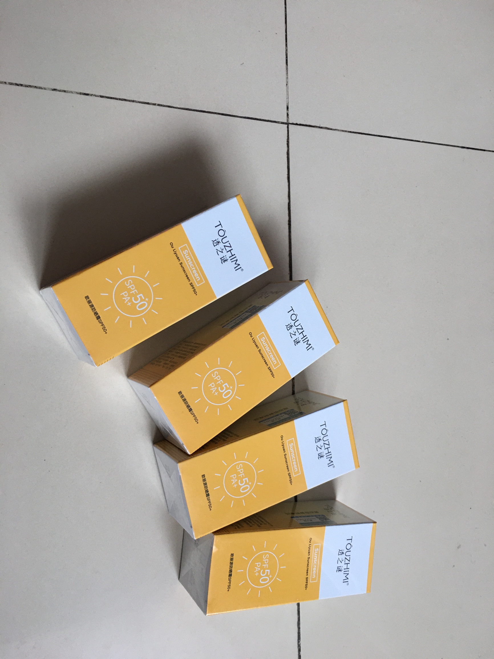 质量爆料女生美白护肤品乳液/面霜好用吗?怎么样呢?优缺点测评