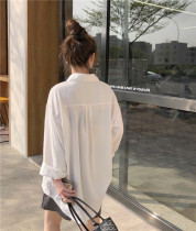 Retro Hong Kong flavor white shirt female 2021 New Korean version Joker loose long collarbone shirt heart shirt