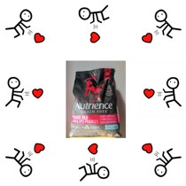 Hagen Nutrience Hagen Nutrience Black Diamond Grain Free Red Meat Whole Cat Freeze Dried Meat Cat Food 11lbs