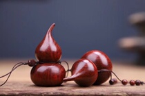 Indian leaflet rosewood demolition house old material handlebar gourd pendant car hanging accessories Handicraft hand carving