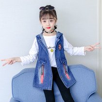 Girls denim vest Medium long webbed denim vest hooded outside wear Western style denim waistband Medium large childrens vest