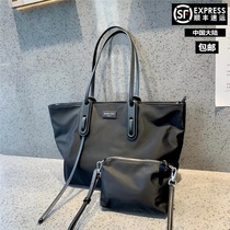 Commuter mother bag 2020 New Tide large capacity shoulder cross-over portable tote bag female versatile daily work bag