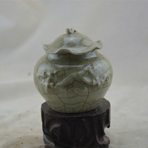 Jingdezhen antique porcelain imitation Yuan Dynasty open Film small lotus leaf pot plum blossom picture old goods ceramic collection