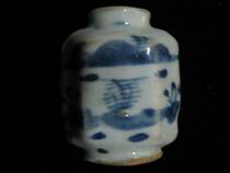 Antique Miscellaneous old porcelain blue and white porcelain snuff bottle Qing Dynasty blue and white landscape six-party snuff bottle