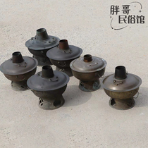 Old copper hotpot folk pot old hot pot farmfolk folk retro nostalgia hot pot with film and television props