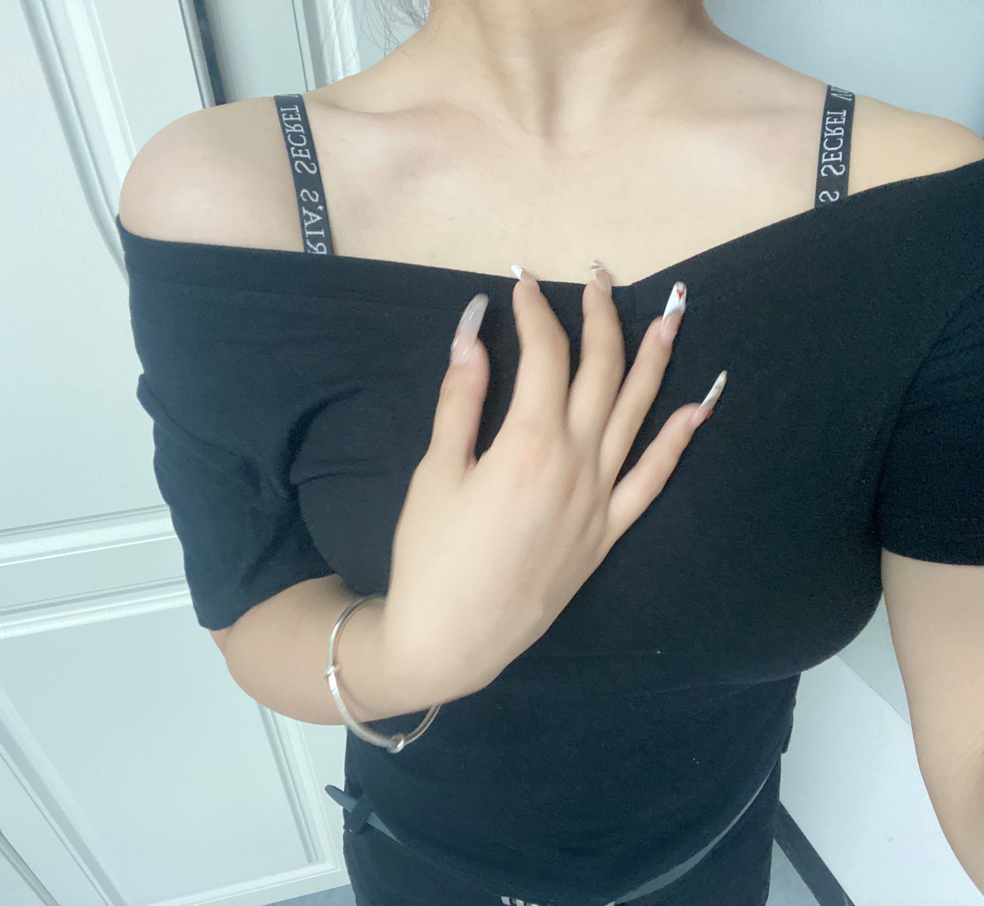 VICTORIA'S SECRET维密单依纯同款果冻条反重力Plus+内衣 小升杯设计