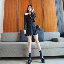 2021 new womens early autumn fashion Net red temperament goddess harbor style retro chic two-piece pleated skirt