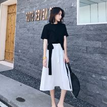 European station ins womens 2021 summer new design sense black T-shirt white skirt set Net red two-piece set