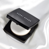 New version of bobbi brown barbby brown limited shell delicate oil control long-lasting makeup soft powder cake 10g