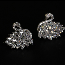 S925 sterling silver needle Swan earrings female temperament fashion day Korean earrings hypoallergenic Joker white and black sweet jewelry