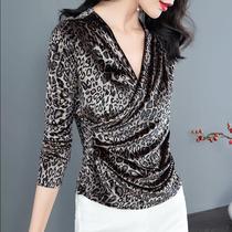 BAO WEN shirt 2019 new autumn fashion V-neck long-sleeved velvet top womens small shirt foreign style bottoming shirt