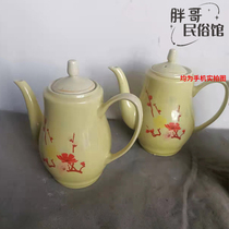 Old-style plum pot Old objects Folk-custom old collection of personal collection film and television props farmhouse retro decoration