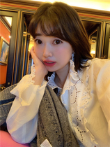 BORAKOO Korea Dongdaemun generation spring style pull-up~N white crochet hollow lantern sleeve shirt doll shirt