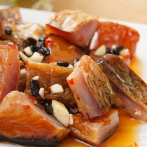 Salted fish Hunan specialty air-dried smoked bacon salted fish dried goods handmade farmhouse homemade food wax grass carp pieces