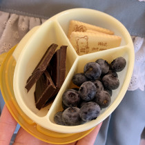 Made in Japan Edison cute childrens tableware partition snack box Storage box Small bowl sub-packaging can be superimposed 