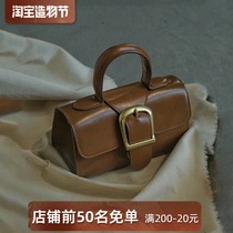 Beautiful bag 2021 new niche retro horseshoe buckle bag womens bag simple portable messenger bag