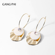 Gold foil earrings female 2021 New Tide Net red retro temperament Korean shell French lazy earrings earrings