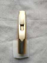 Sub-medium-tone chewy nude bronze flute head tone bright generic good control not howl called having an outburst force 