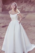 2017 New Summer shoulder wedding dress tailing Bride wedding dress simple Princess satin slim slim woman