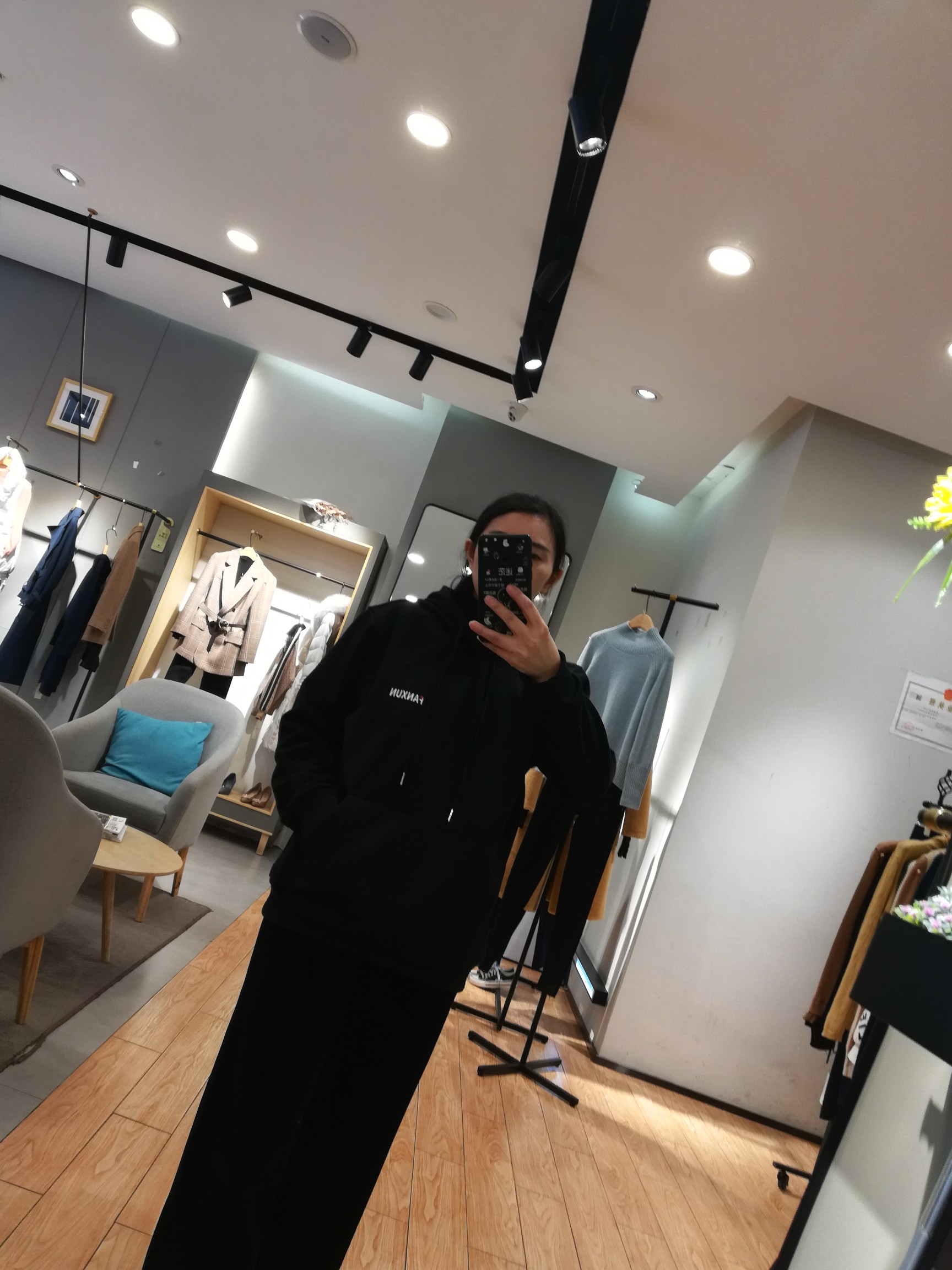 内幕爆料探路者衣服？在户外里算？卫衣怎么样呢？质量如何？老鸟吐槽评测