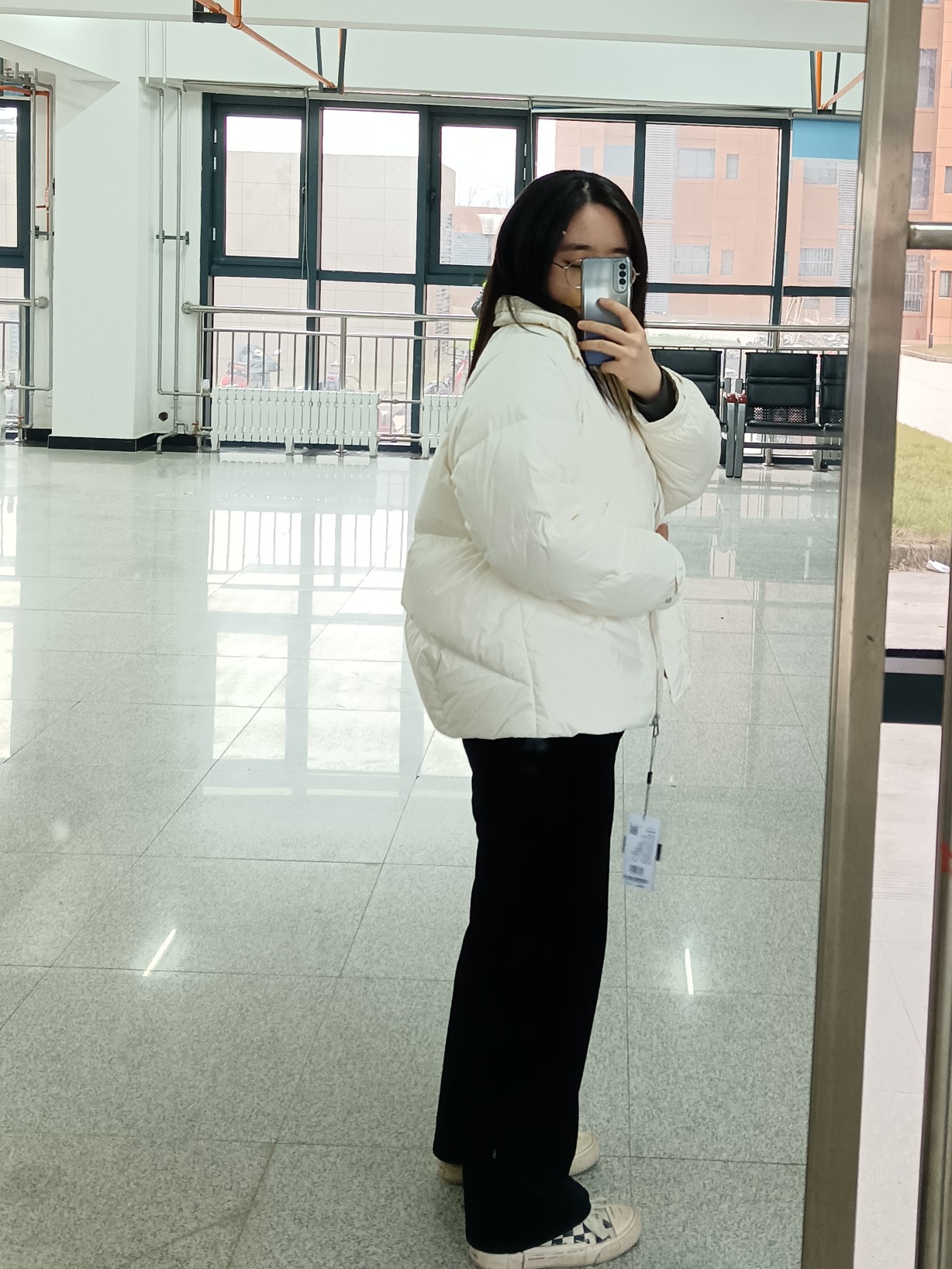 小丙z400羽绒服怎么样?质量可以吗?剖析细节看真相!