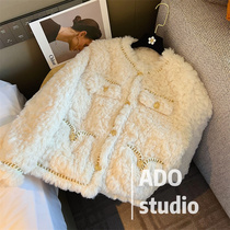 Small fragrant windy white lamb wool jacket woman 2022 Spring autumn new name Yuanyuan ethos 100 hitch a short blouses woman